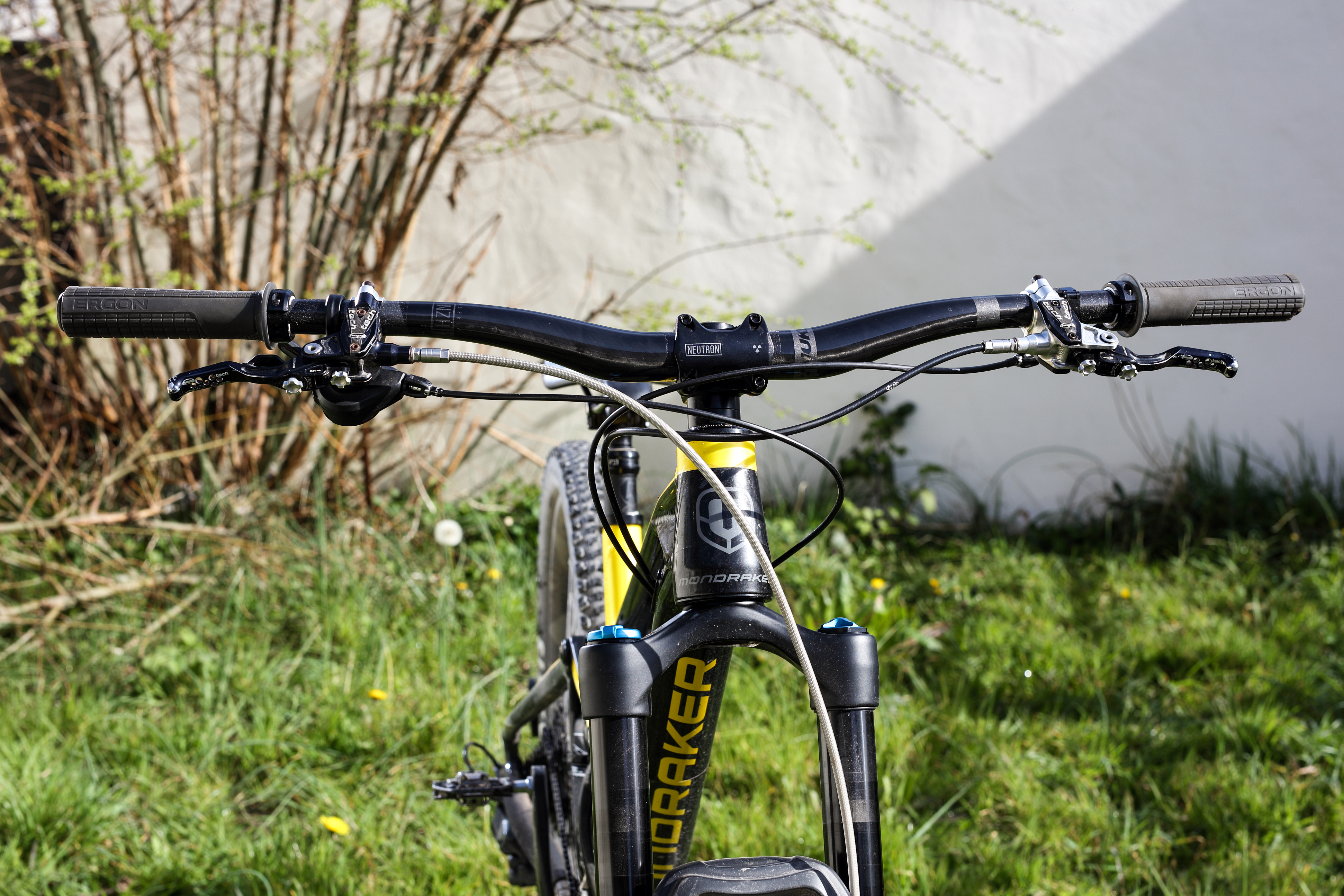 Nukeproof Horizon Carbon Riser Bar V2 review - Cycling News | off